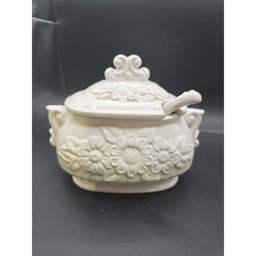 Vintage Japan Ivory Ceramic Soup Tureen with Lid & Ladle Raised Daisy Flowers